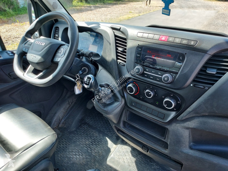 Véhicule utilitaire Iveco DAILY BENNE ACIER JPM...