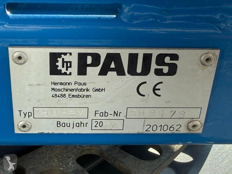 Furgoneta Nissan 35.13 met paus verhuislift 25...
