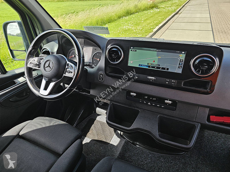 Коммерческий автомобиль Mercedes 317 L2H2 LED...