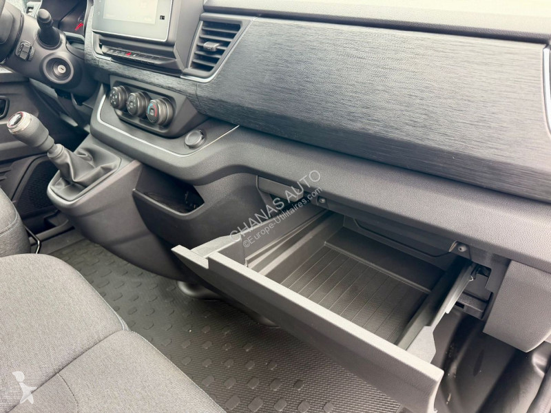 Véhicule utilitaire Renault L1H1 DCI 150 3T RED...