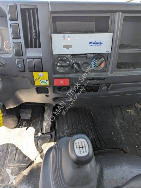 Samochód dostawczy Isuzu