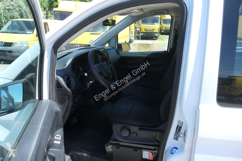 Véhicule utilitaire Mercedes Vito 116 CDI Mixto...