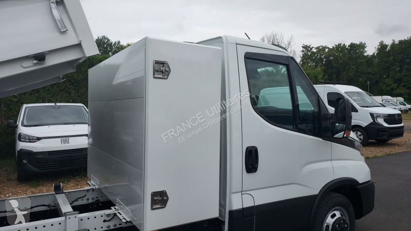 Véhicule utilitaire Iveco DAILY BENNE ACIER JPM...