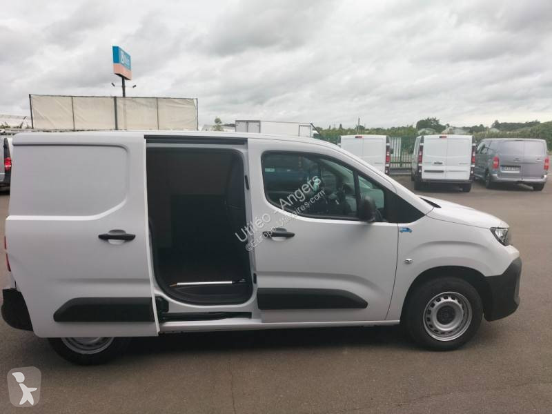 Véhicule utilitaire Peugeot