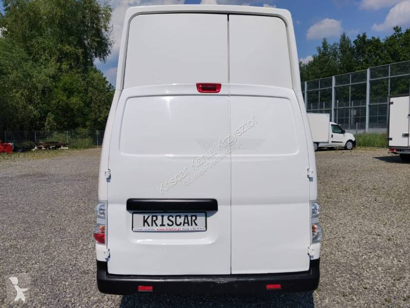 Samochód dostawczy Nissan