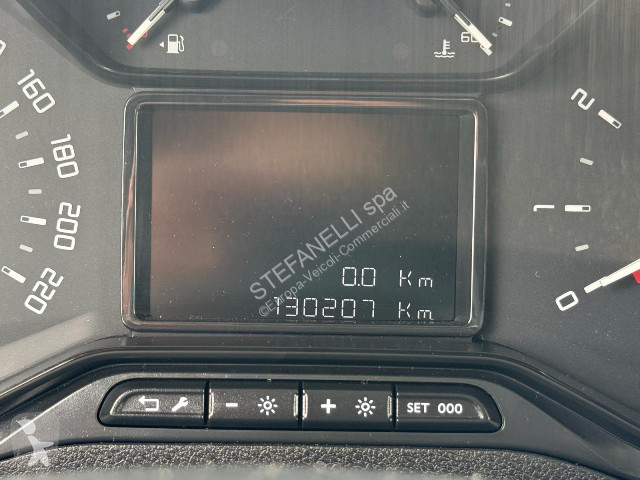 عربة نفعية Citroën BERLINGO M CLUB 130 EAT 8