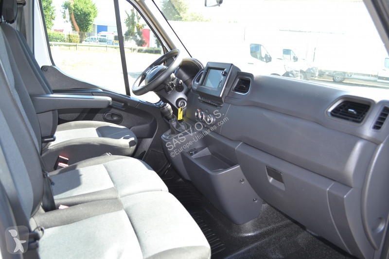 Véhicule utilitaire Renault RENAULT MASTER III...