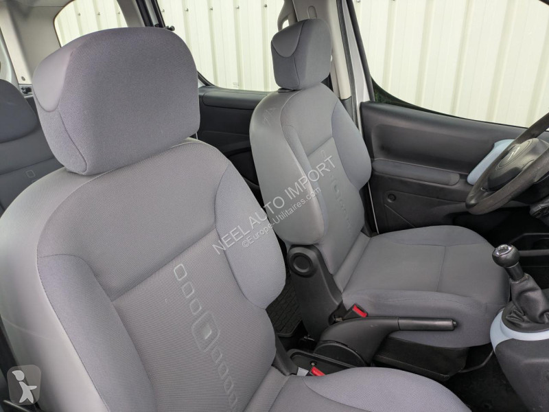 Véhicule utilitaire Citroën BERLINGO II...