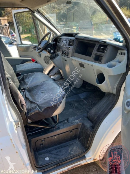 Коммерческий автомобиль Ford TRANSIT