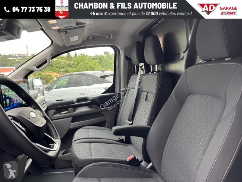 Véhicule utilitaire Ford FOURGON 320 L2H1 2.0...