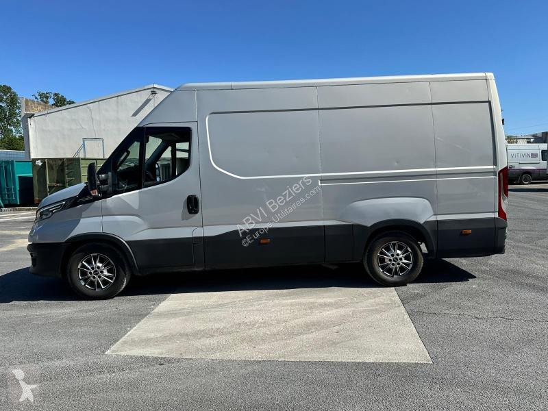 Véhicule utilitaire Iveco 35S16A8V12P DAILY...