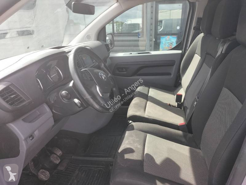 Véhicule utilitaire Toyota