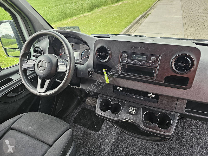 عربة نفعية Mercedes 55 kWh 168 km wltp