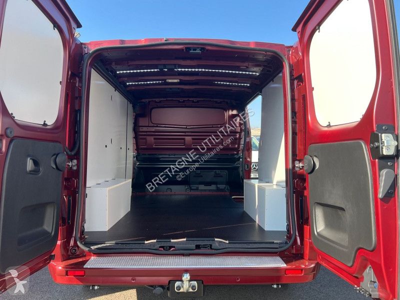 Véhicule utilitaire Renault TRAFIC III FG NEUF:...