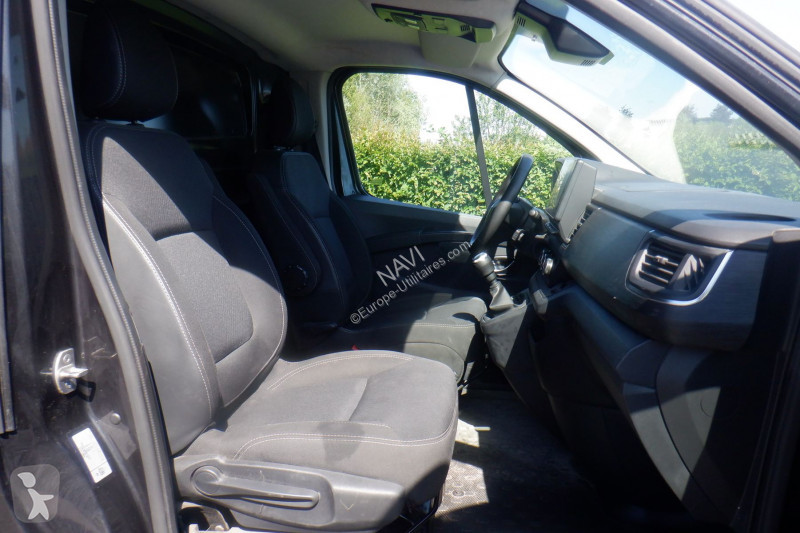 Véhicule utilitaire Renault TRAFIC III FG L2H2...