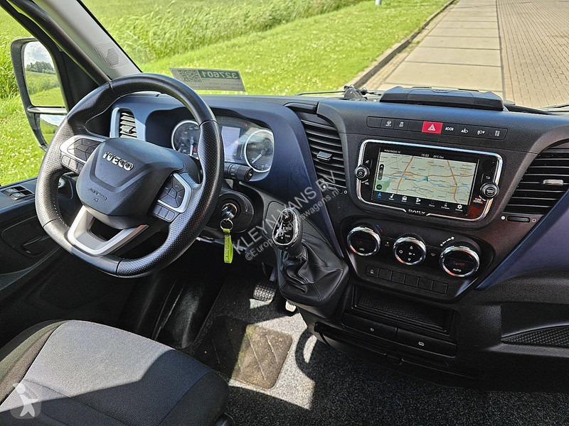 Furgoneta Iveco 35S18 Bakwagen Laadklep!