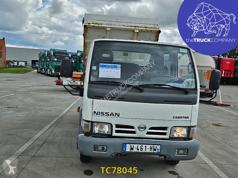 عربة نفعية Nissan 120cv dc benne