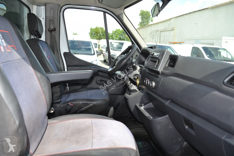 Véhicule utilitaire Renault RENAULT MASTER III...