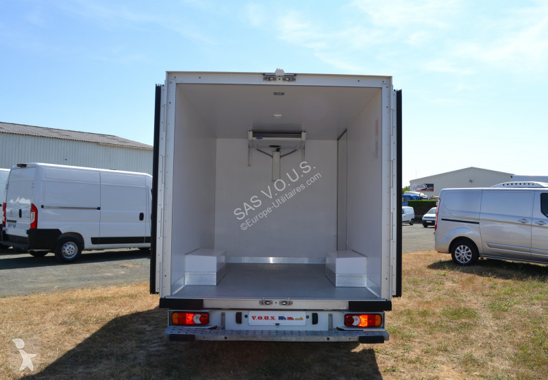 Véhicule utilitaire Renault RENAULT MASTER III...