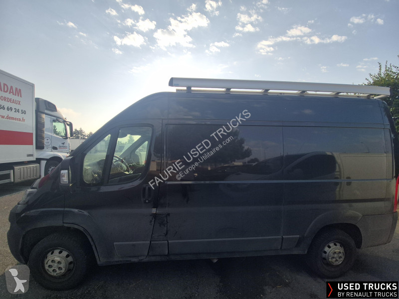 عربة نفعية Peugeot