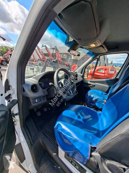 Samochód dostawczy Mercedes