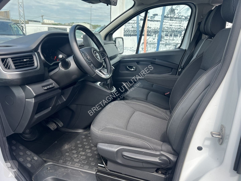 Samochód dostawczy Nissan PRIMASTAR COMBI...