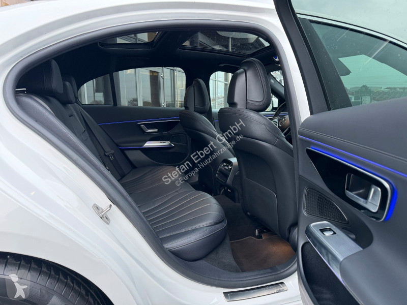 Samochód dostawczy Mercedes E 450 4M...