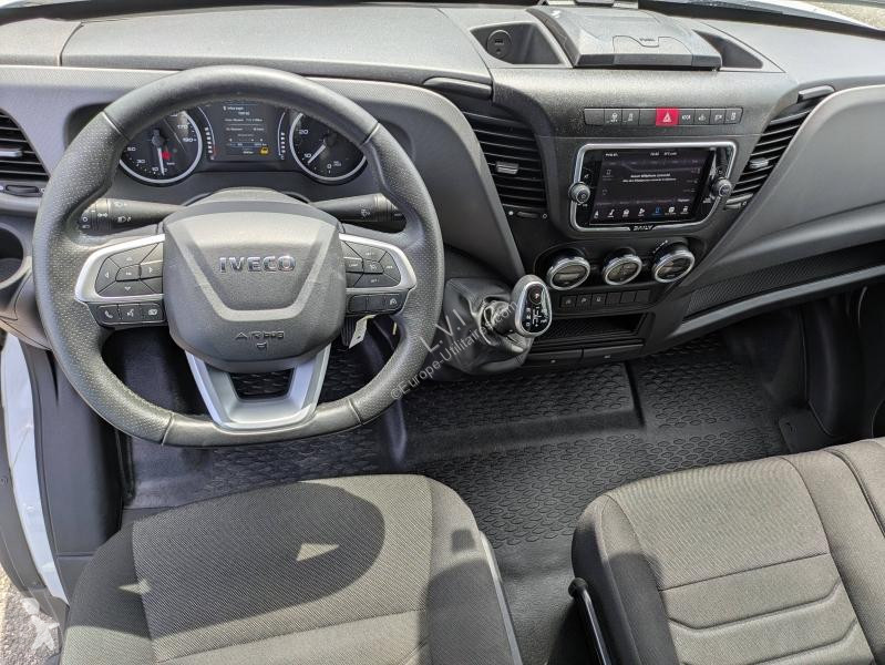 Véhicule utilitaire Iveco 35S Fg 35S14 2.3 V12...