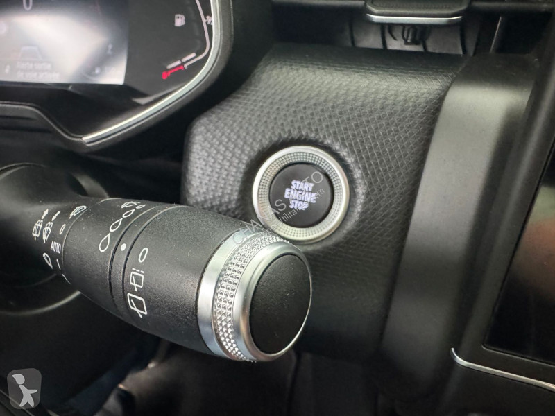 Лекотоварен автомобил Renault 1.0 TCe 100 Intens