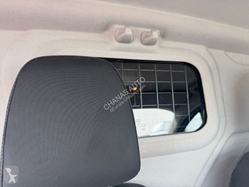 Véhicule utilitaire Ford 320 L1H1 2.0 TDCi 130...
