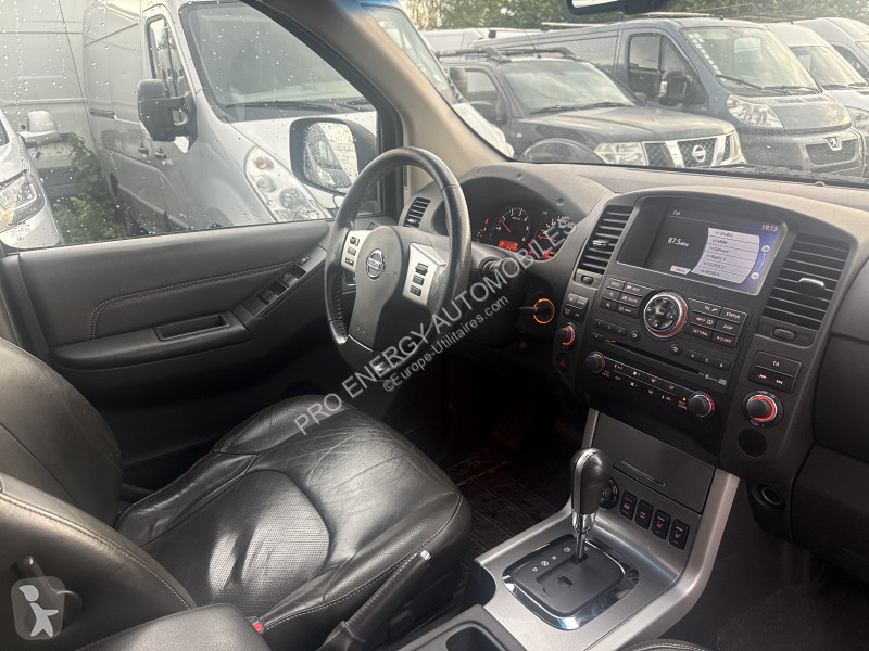 Véhicule utilitaire Nissan NAVARA 3.0 V6 DCI...