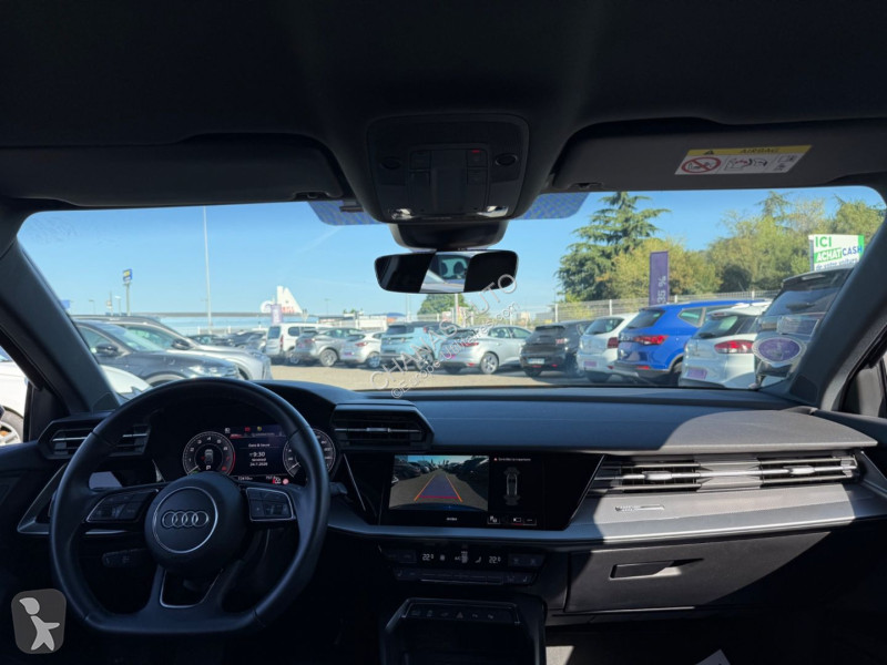 Véhicule utilitaire Audi 40 TFSIe 204 Design...