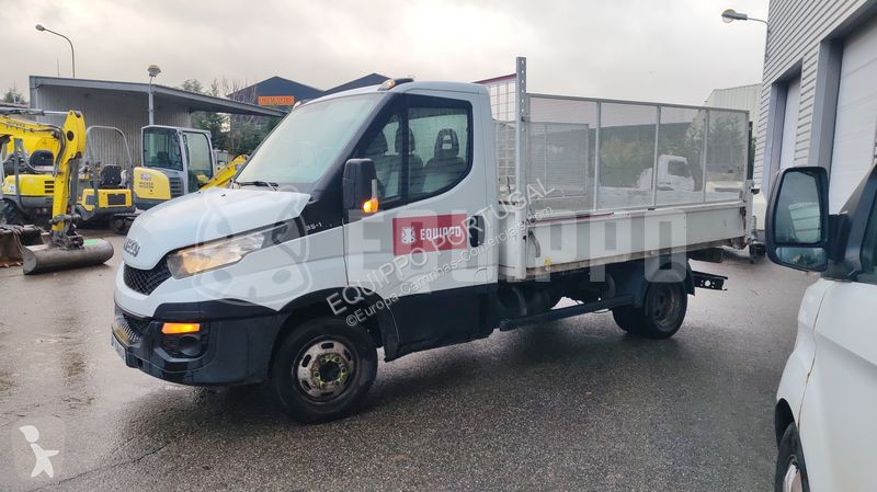 Veículo utilitário Iveco 35C13