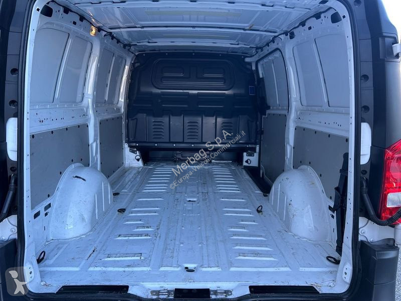 عربة نفعية Mercedes Vito furgone 119 cdi long...
