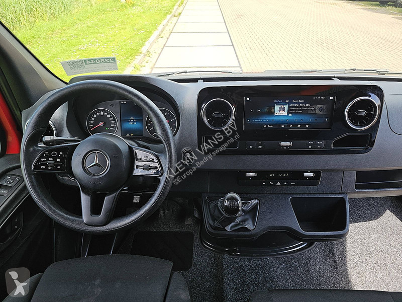 Véhicule utilitaire Mercedes 515 Bakwagen LWB...