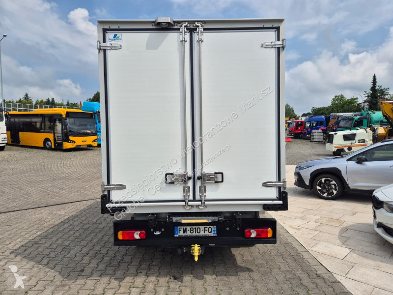 Лекотоварен автомобил Renault Master 2.3 -...