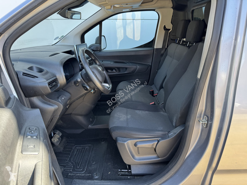 Furgoneta Toyota Comfort 50 kWh L1 Snelladen...