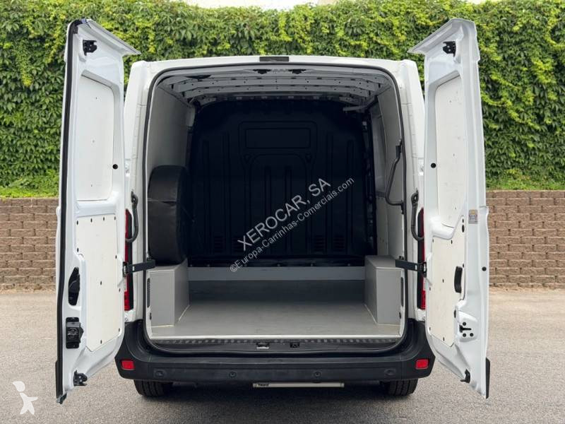 عربة نفعية Renault