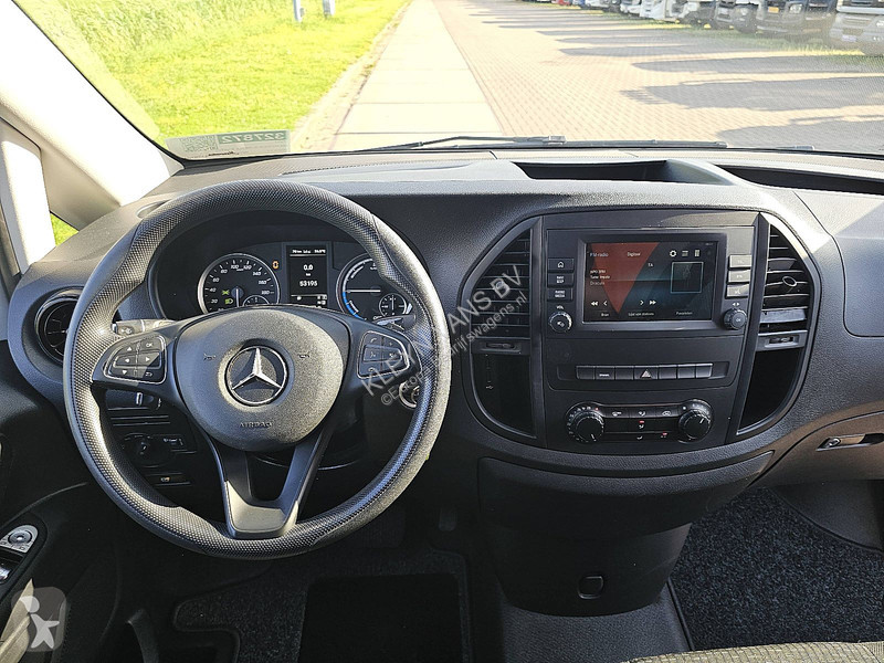 عربة نفعية Mercedes ac carplay 66kWh