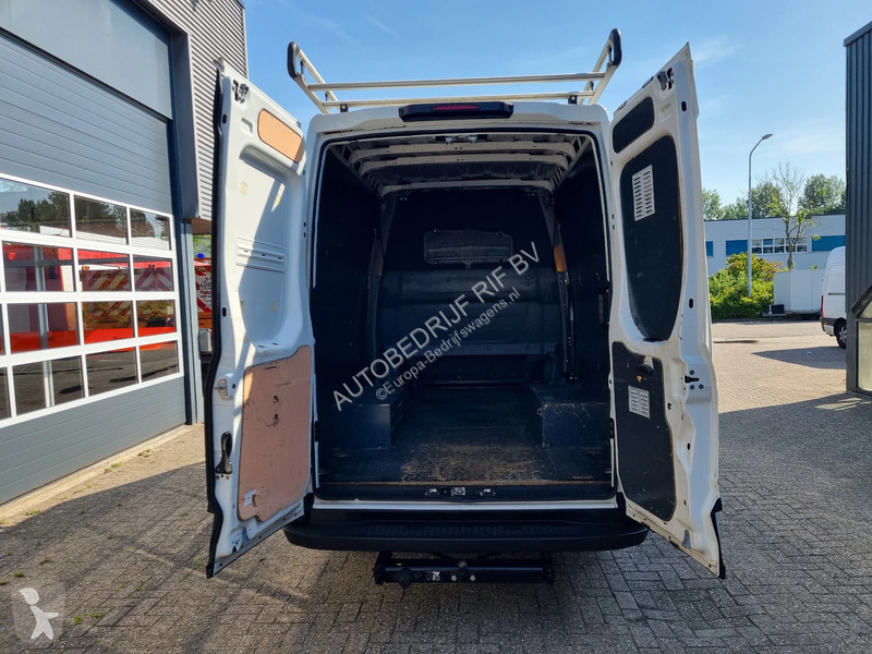 Samochód dostawczy Iveco 35C18 3.0D L2H2 DC...