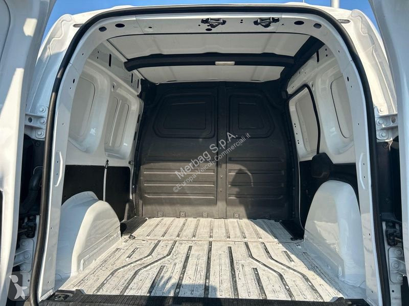 Veicolo commerciale Mercedes 112 cdi furgone Long