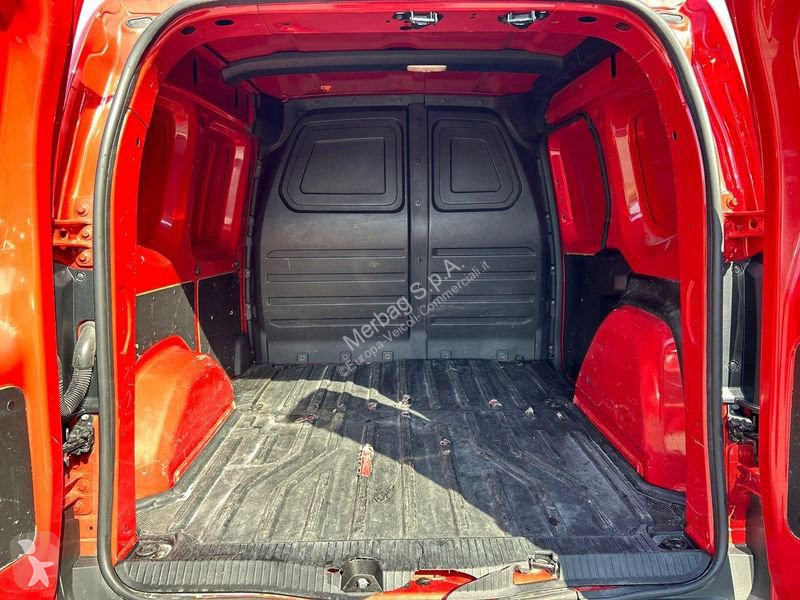 Veicolo commerciale Mercedes 112 cdi furgone Long