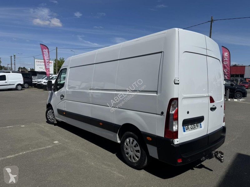 Véhicule utilitaire Nissan