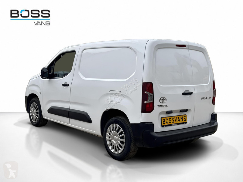 عربة نفعية Toyota 1.2T 110 PK **Benzine** L1...