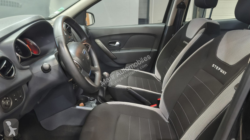 عربة نفعية Dacia SANDERO