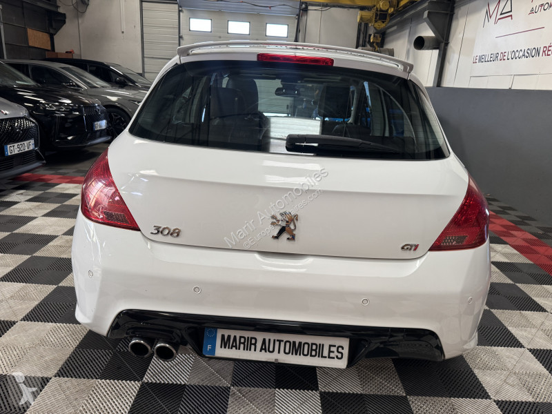 عربة نفعية Peugeot 308