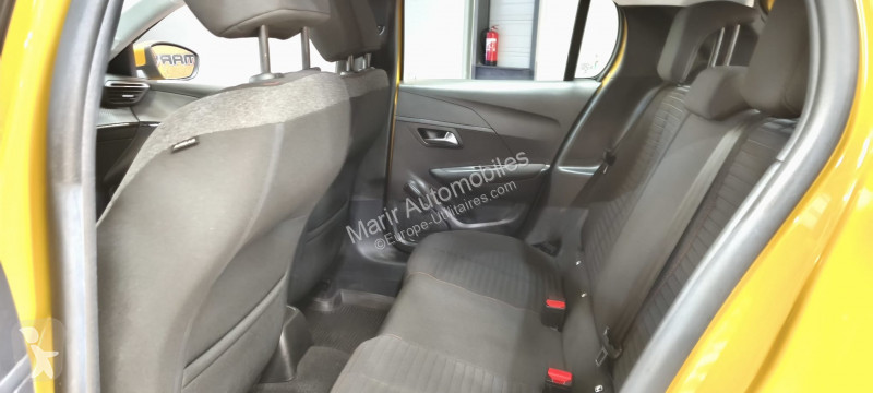 عربة نفعية Peugeot 208