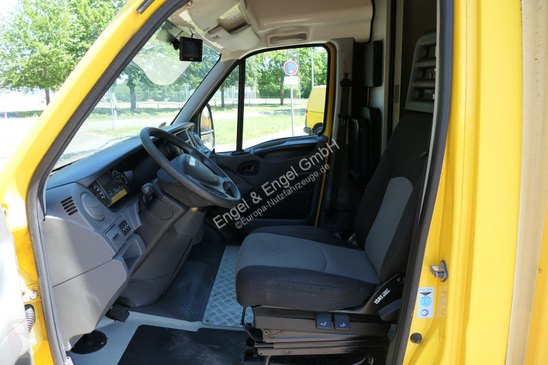 Iveco Daily 35 S11 C30C AUTOMATIK KAMERA Regale...