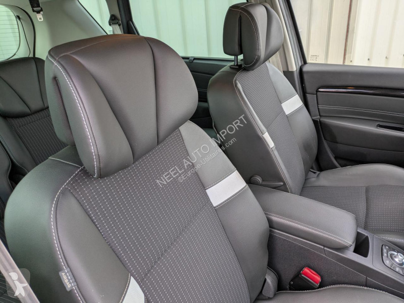 Renault SCENIC III BOSE 1.5 DCI 110CH EDC BOITE...