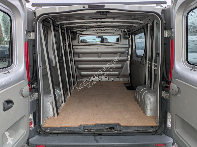 Véhicule utilitaire Renault TRAFIC II L1H1 2.0...